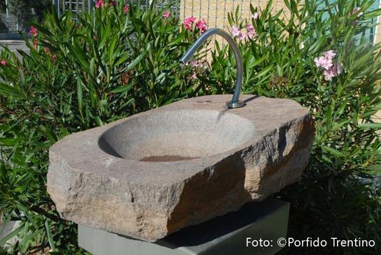 Außenwaschbecken aus Stein